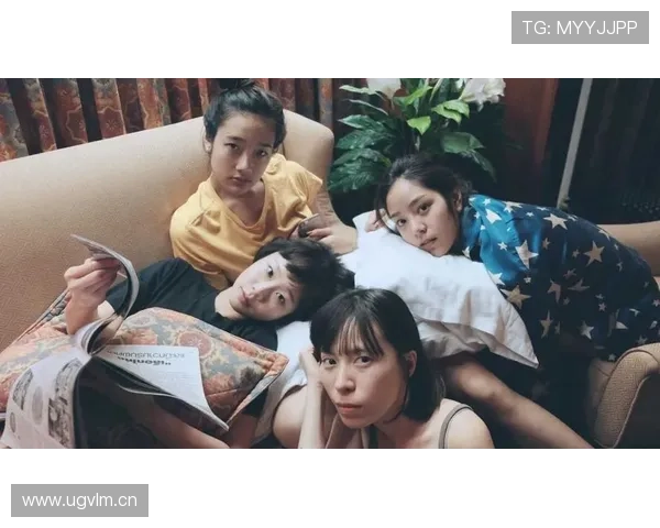 施洋那个夏天居然没一个夜店照，带娃还是主角？